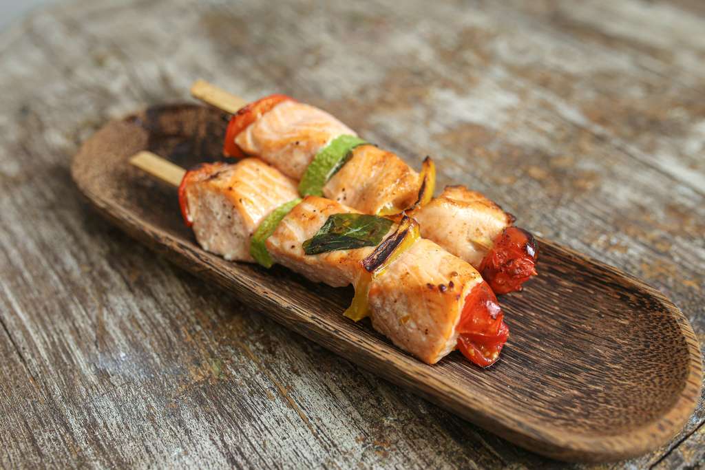 Мини-шашлычок из лосося