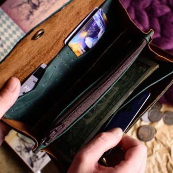 Зеленый кошелек из натуральной кожи ручной работы