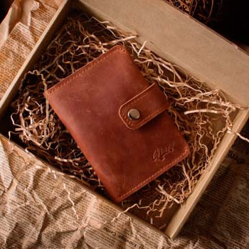 Кожаная женская обложка для автодокументов ручной работы