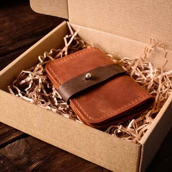 Кожаный картхолдер коньячного цвета ручной работы