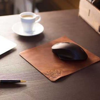 Кожаный коврик для мыши