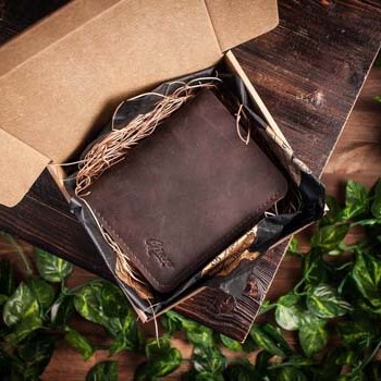 Портмоне из натуральной кожи коричневого цвета