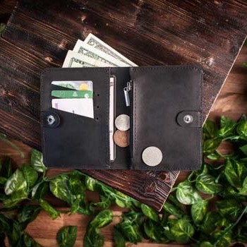 Черное портмоне из натуральной кожи