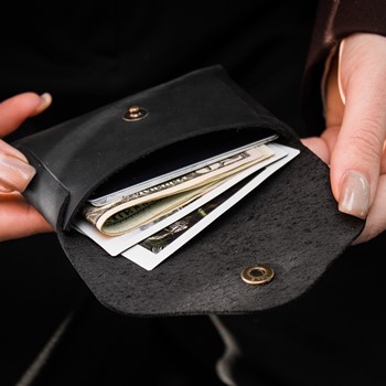 ФРЭНКИ - кожаный картхолдер цвет Черный Уголь