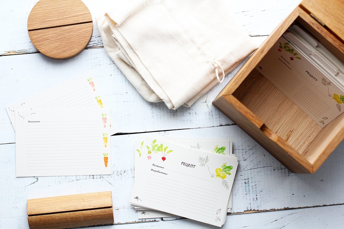 Подарочный набор карточек в шкатулке из массива дуба