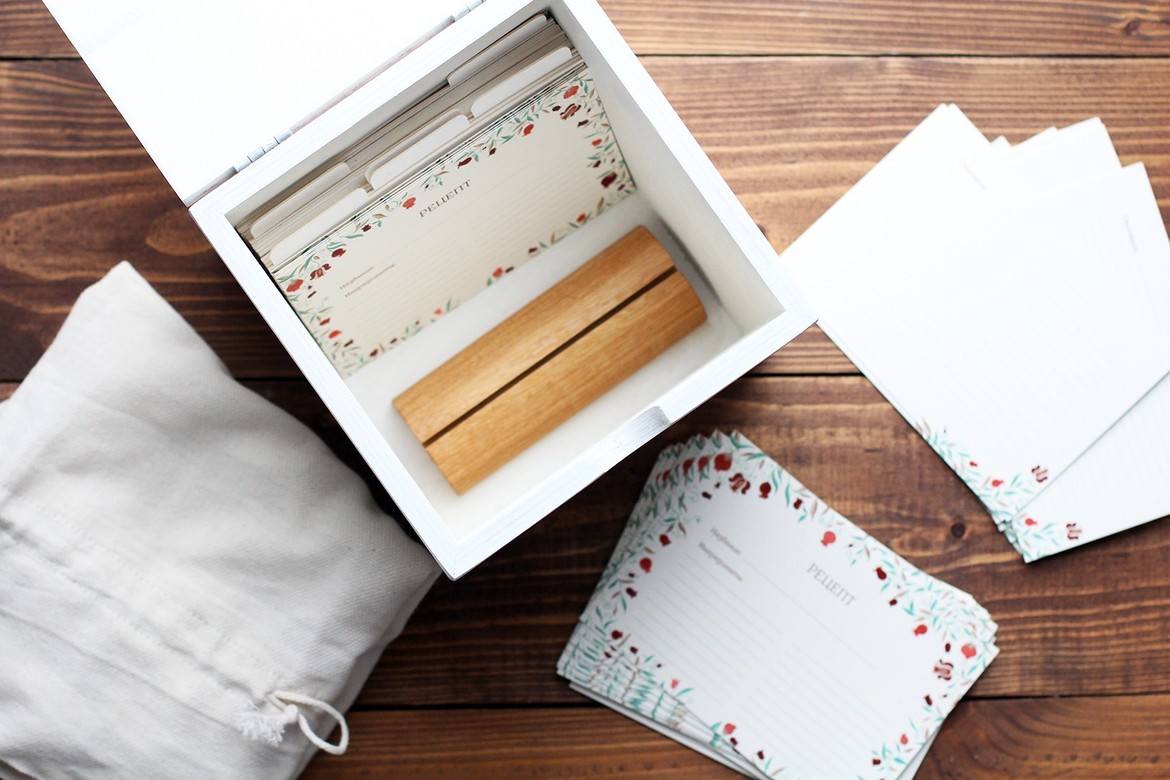 Подарочный набор карточек в шкатулке из березы