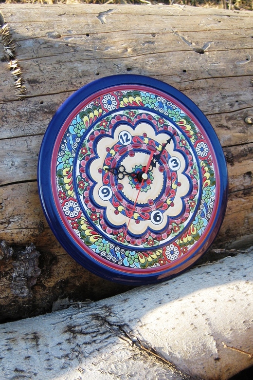 Часы красные