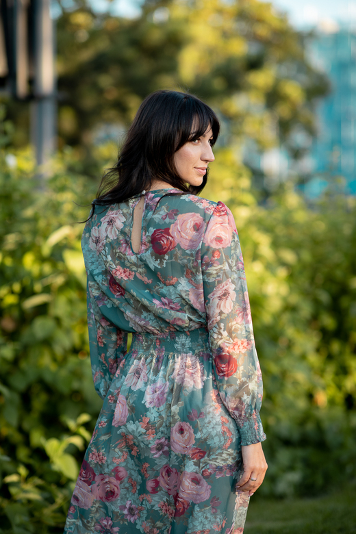 Платье c розами р.S