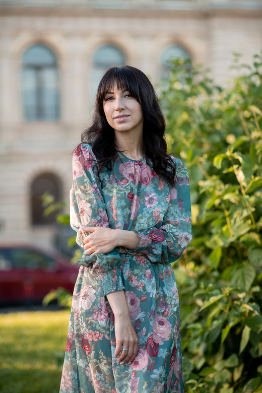 Платье c розами р.S