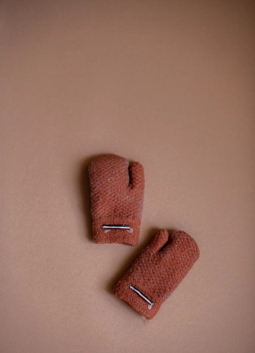 Варежки коричневые