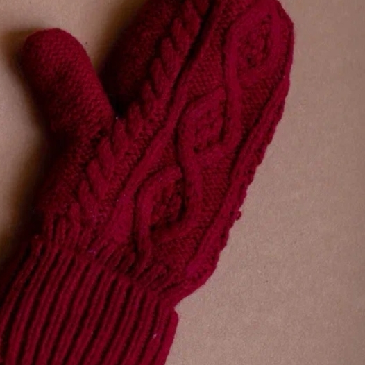 Варежки бордовые