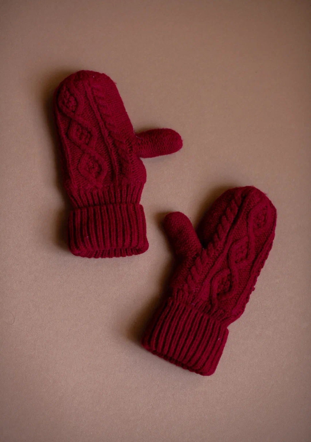 Варежки бордовые