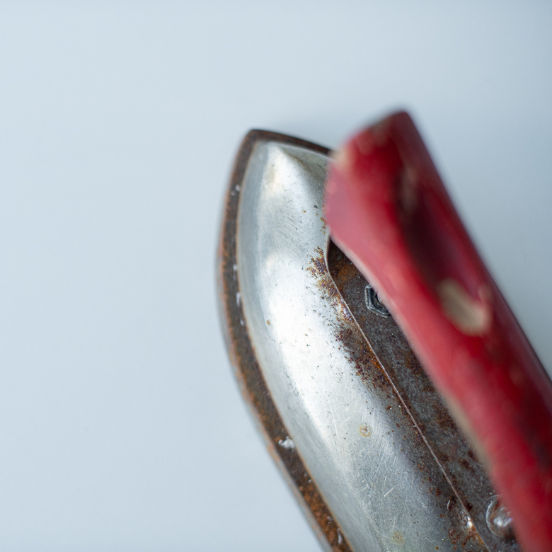 Утюг железный