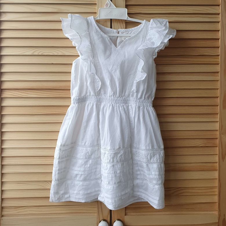 Платье с кружевом р.104