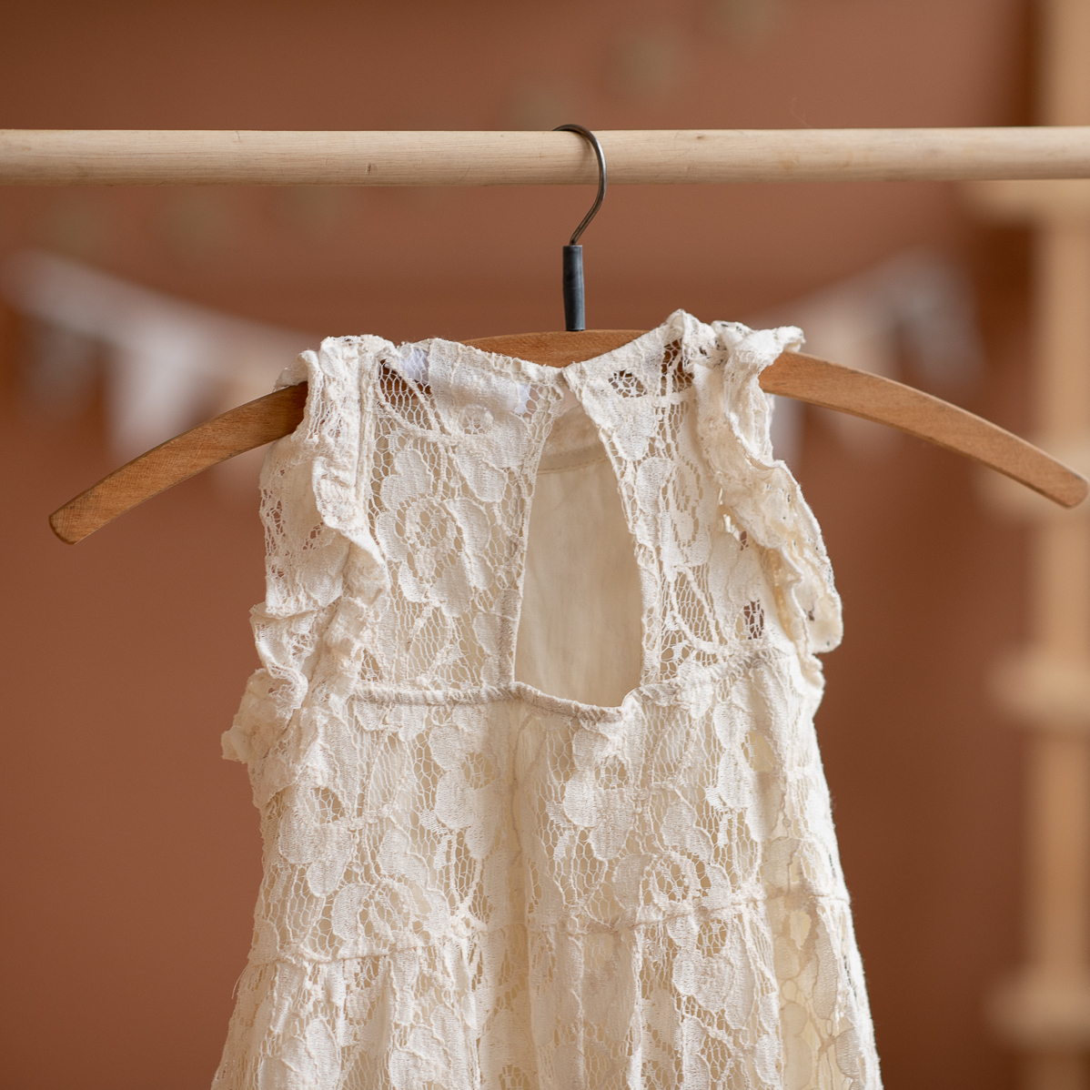 Платье кружевное р.116