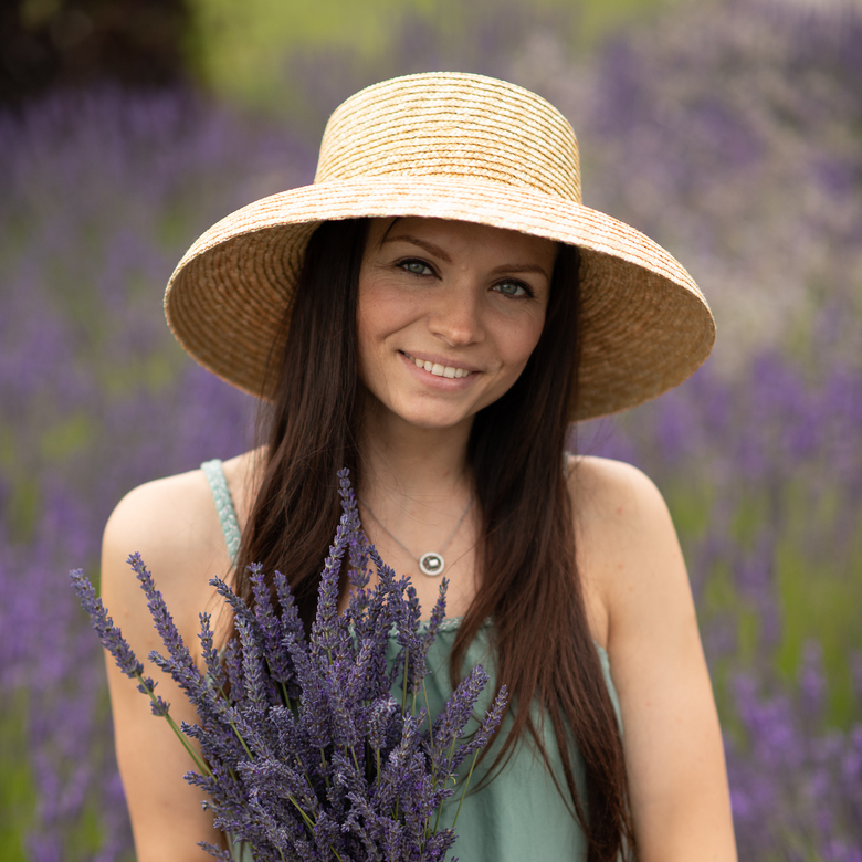 Шляпа соломенная со скругленными краями