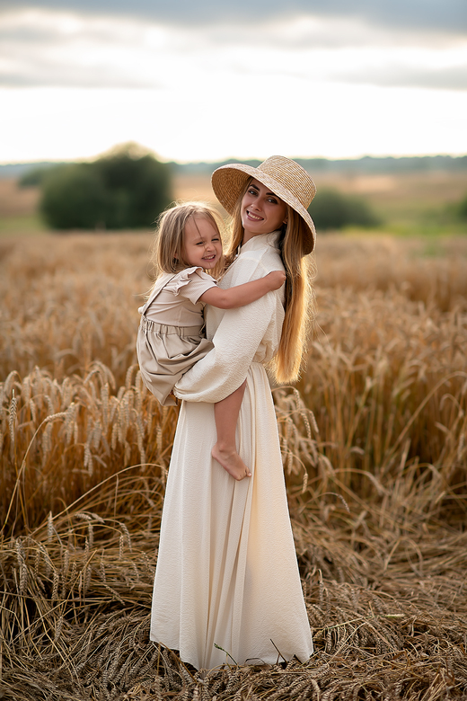 Шляпа соломенная со скругленными краями