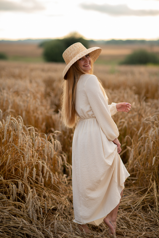 Кремовое платье с пуговицами р.S