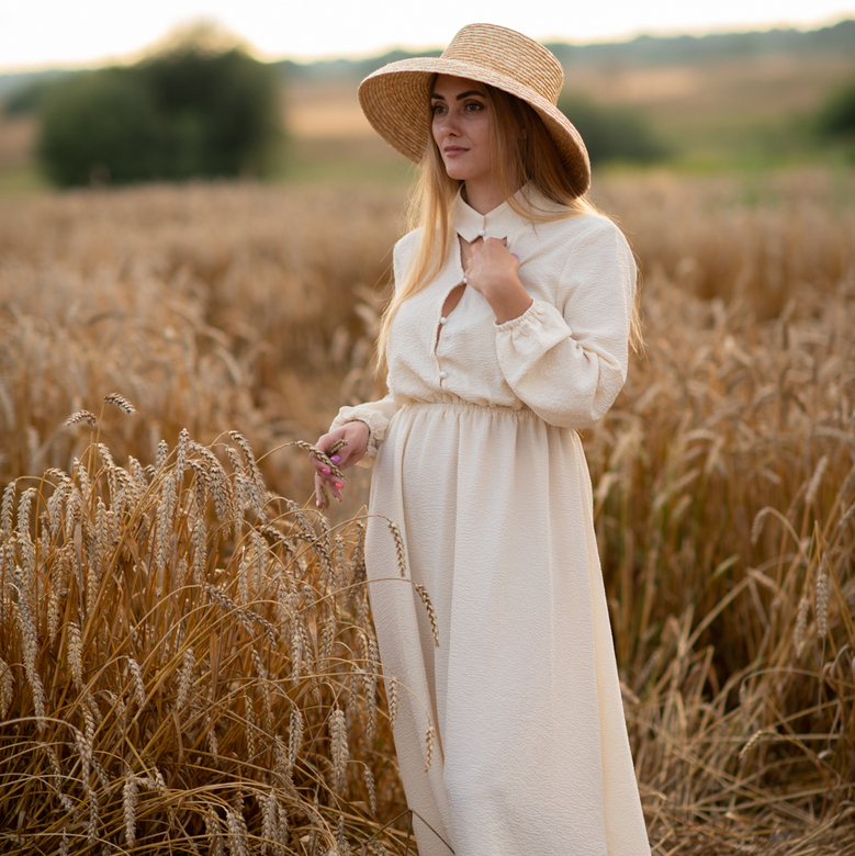 Кремовое платье с пуговицами р.S