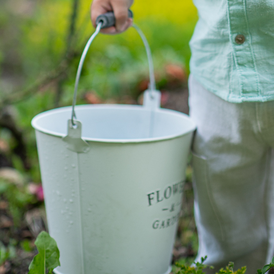Ведёрко для цветов белое