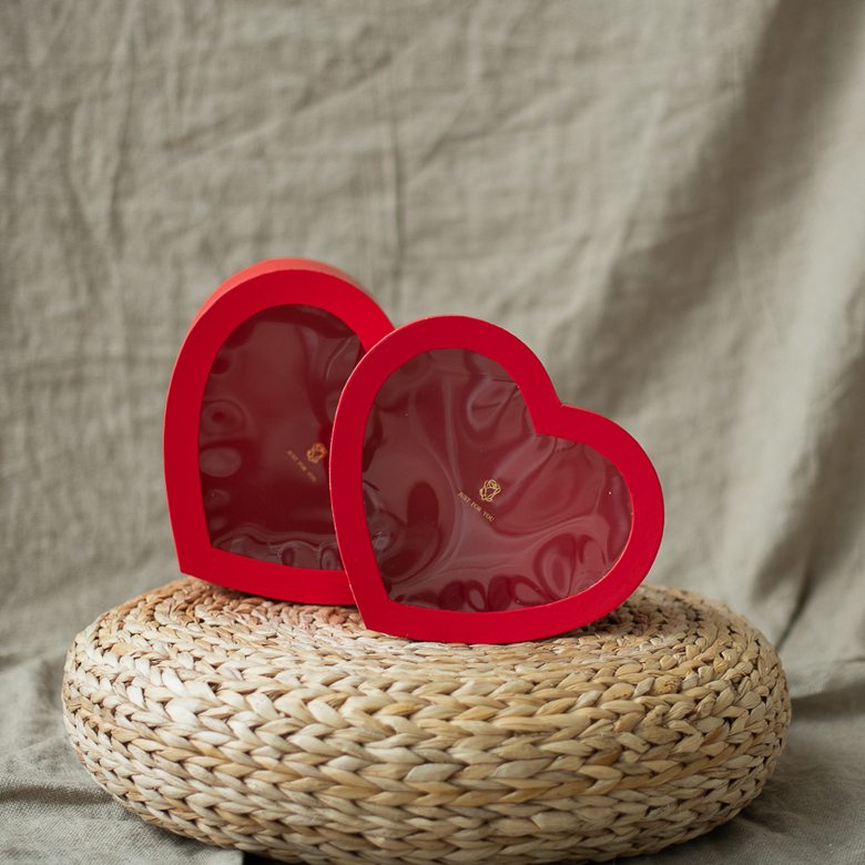 Подарочная коробка                             СЕРДЦЕ с окошком