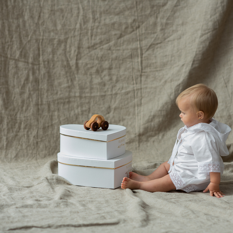 Подарочная коробка белая