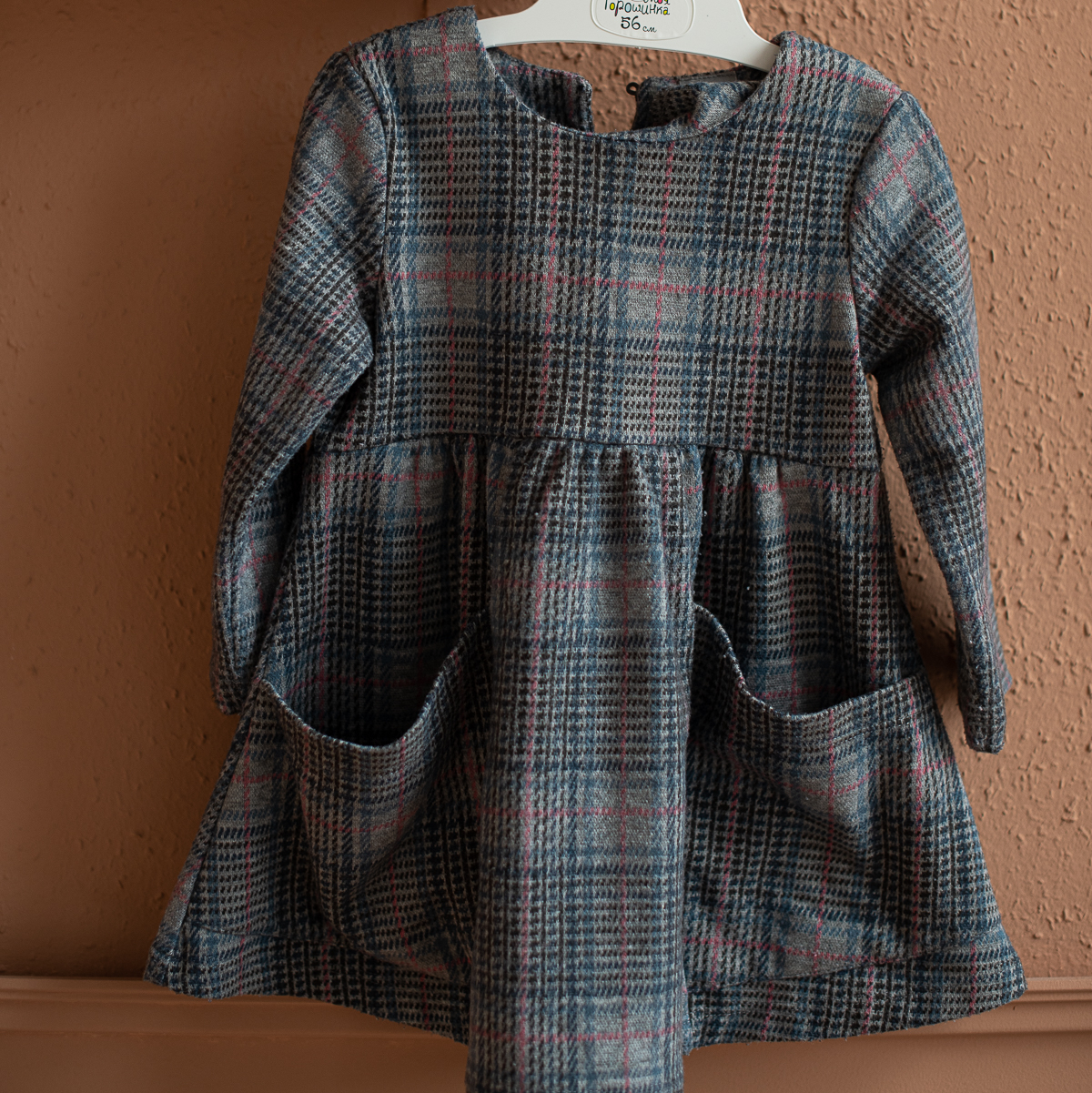 Платье в клетку р.86