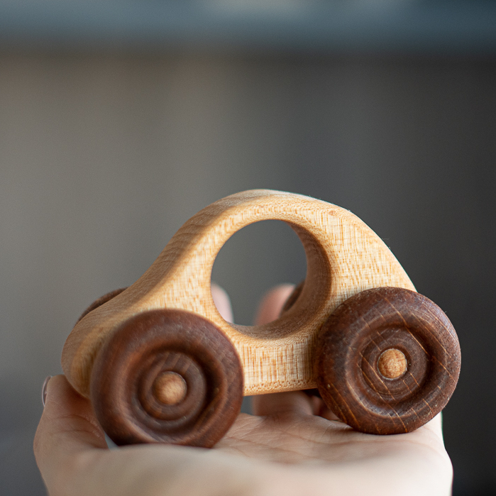 Деревянная игрушка Машинка