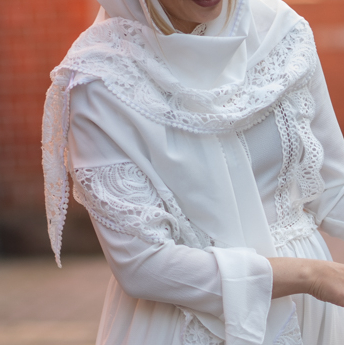 Платок с кружевным краем