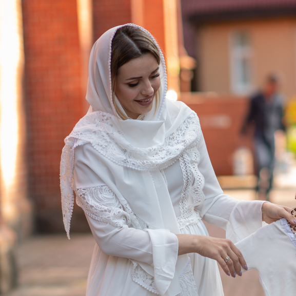 Платок с кружевным краем