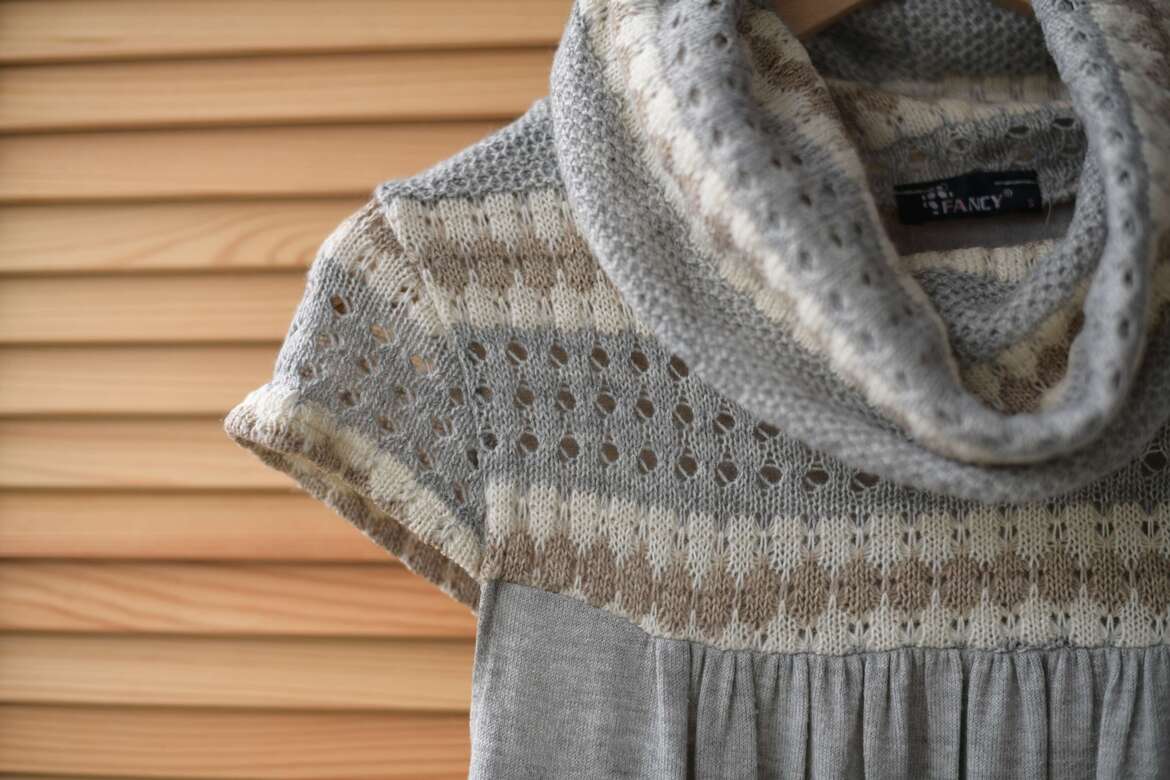 Платье вязаное