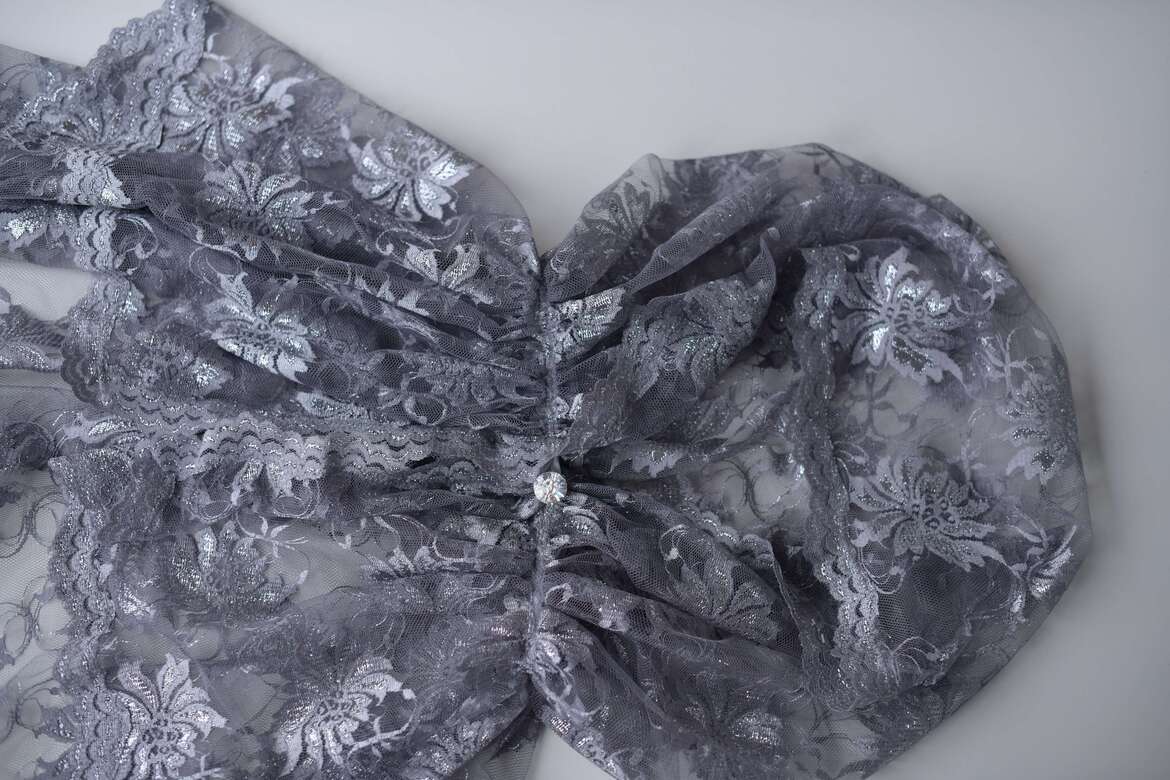 Платок кружевной серый