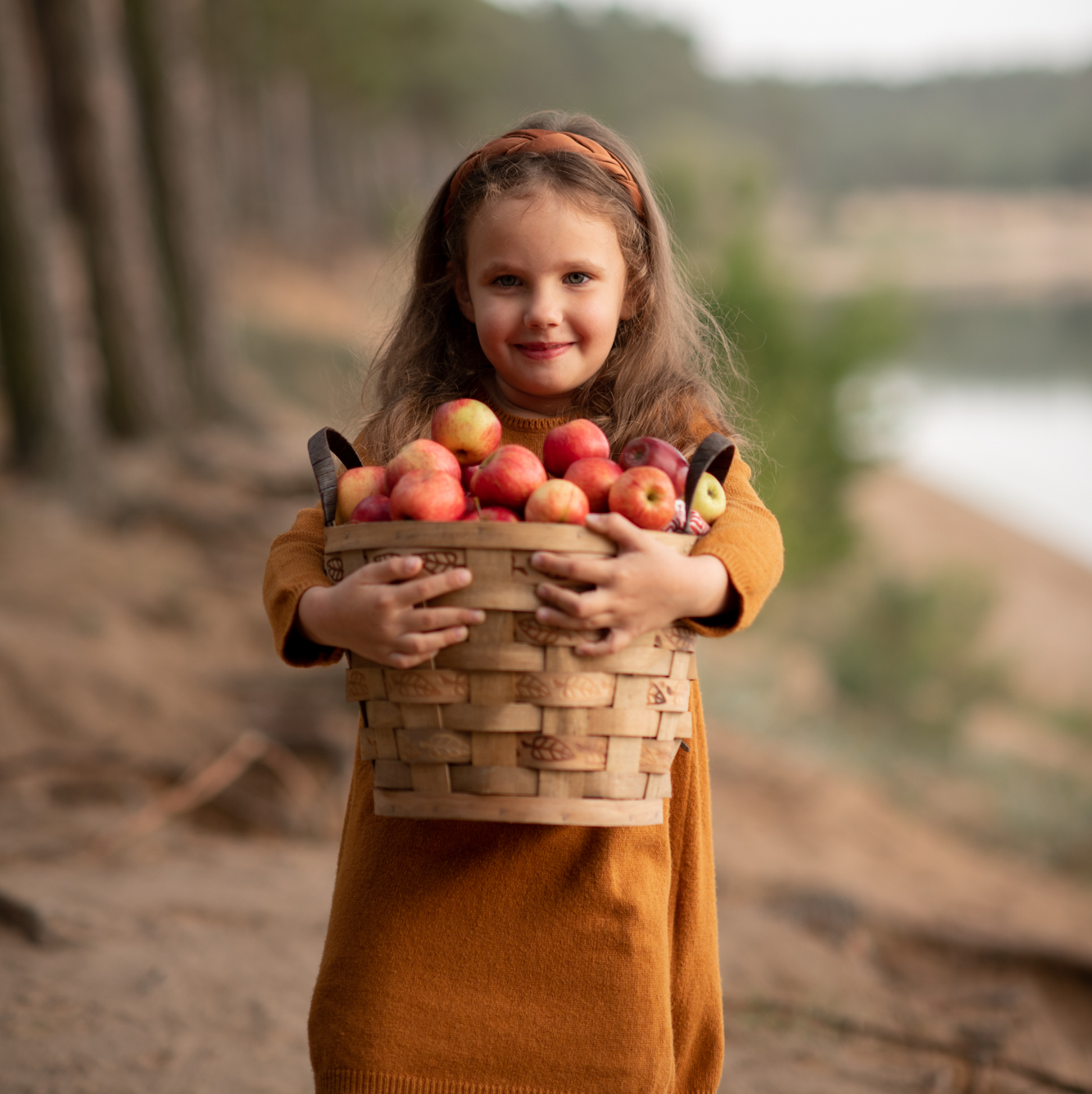 Платье горчичное вязаное р. 114-119
