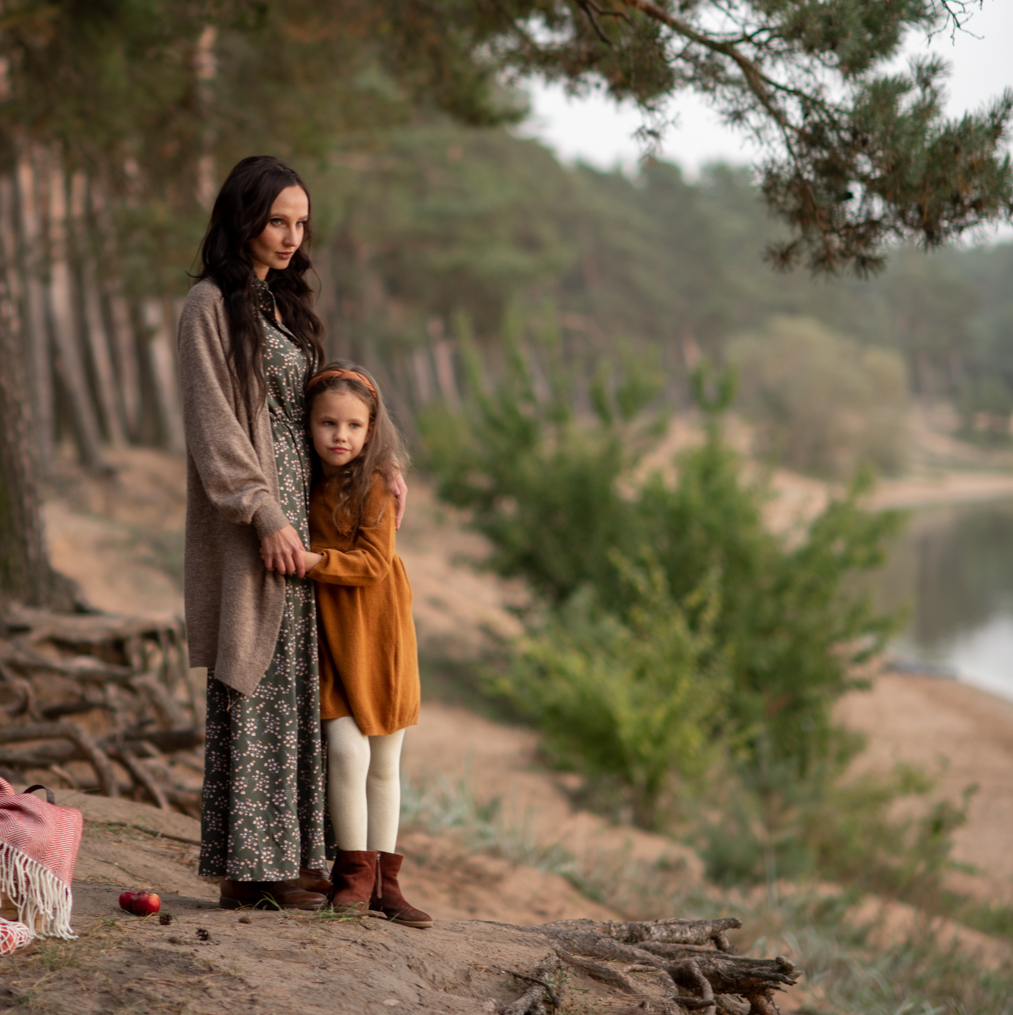 Платье горчичное вязаное р. 114-119