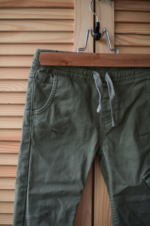 Брюки зелёные р. 104