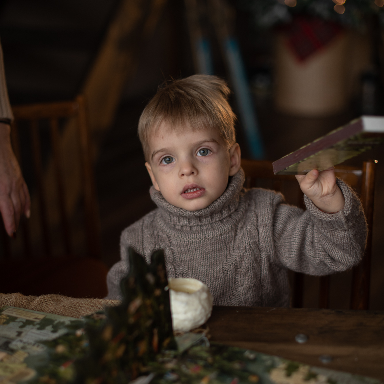 Свитер с горлом р.104