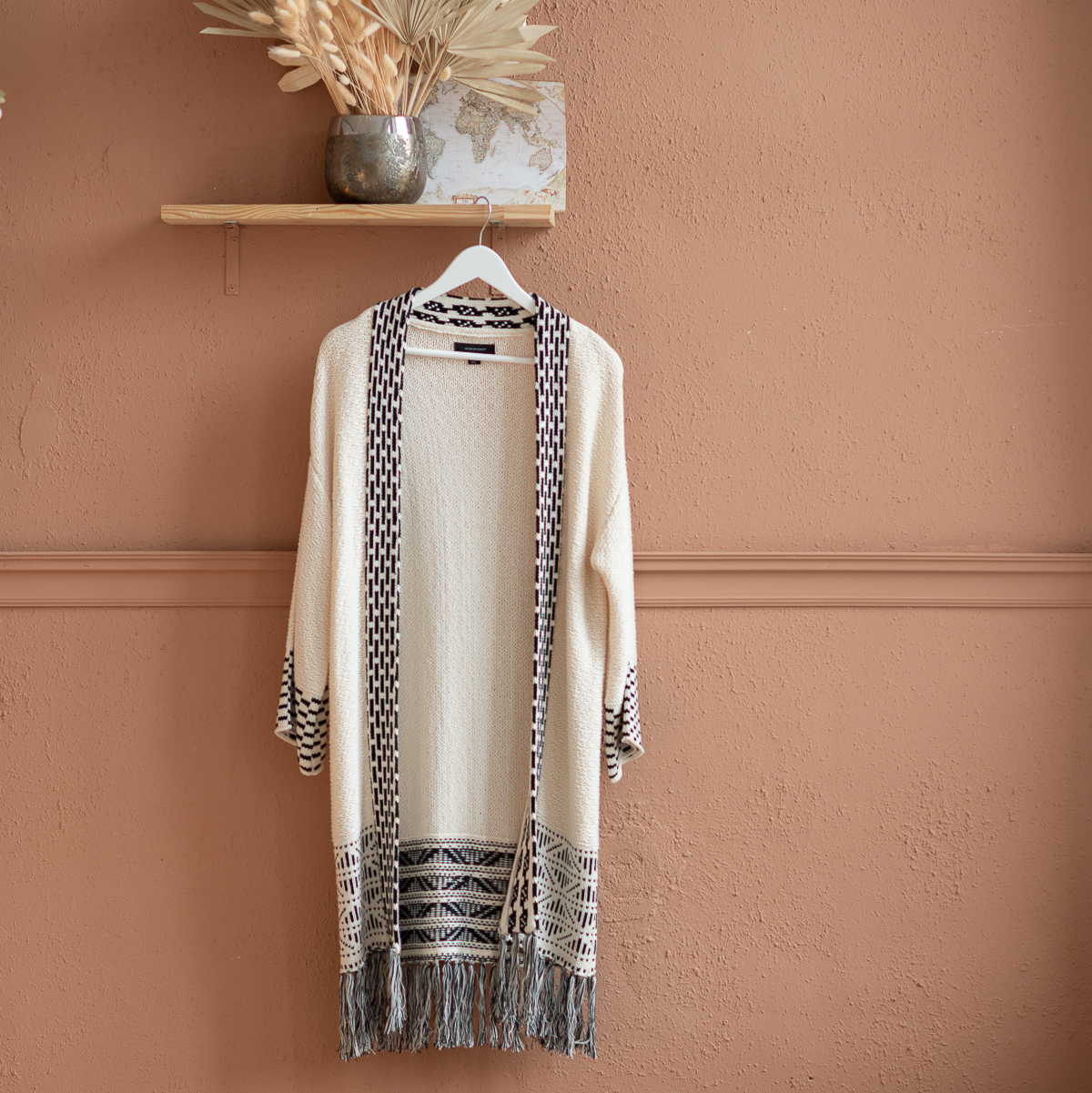 Кардиган с кисточками