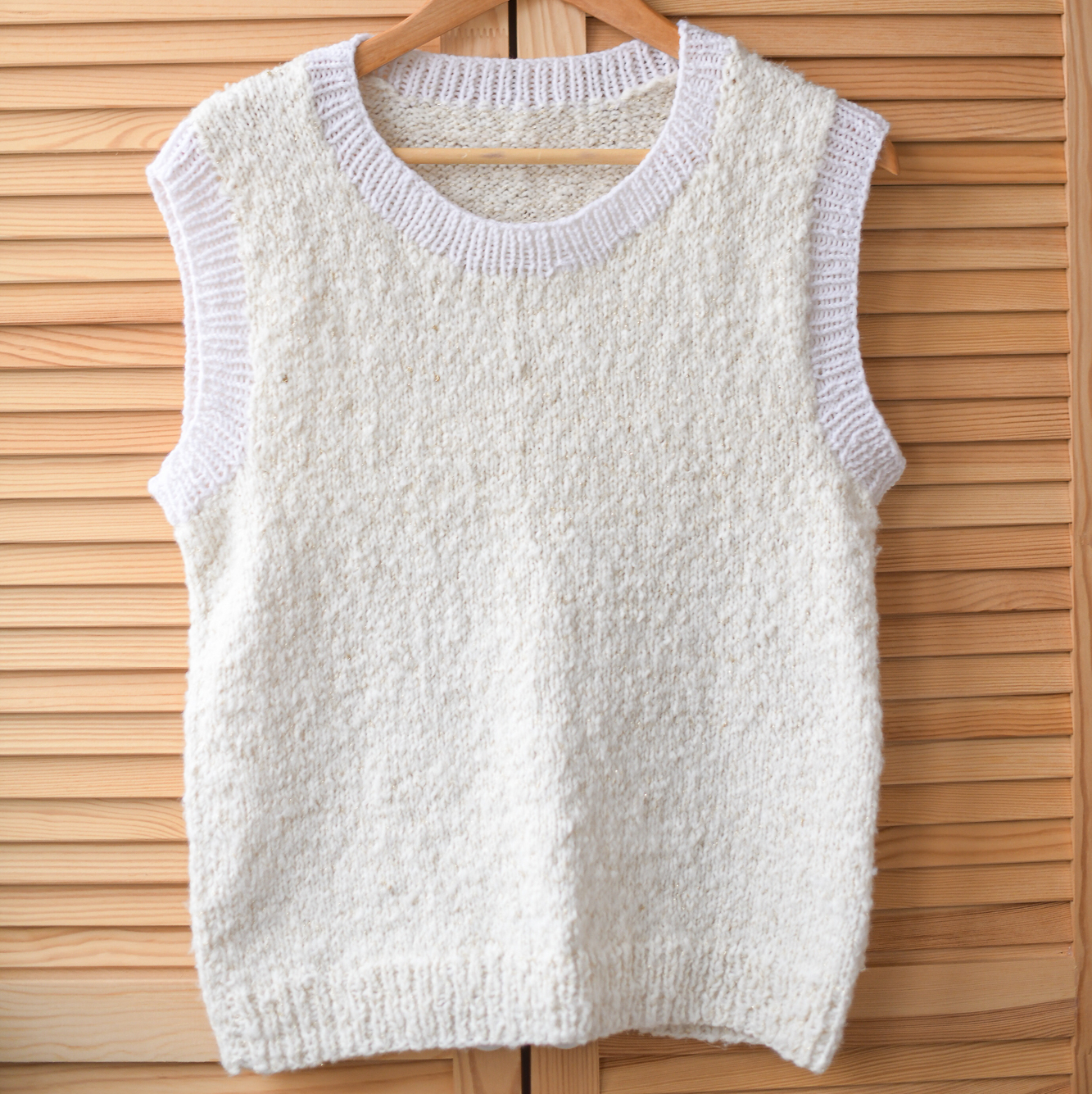 Жилетка вязаная р.M-L