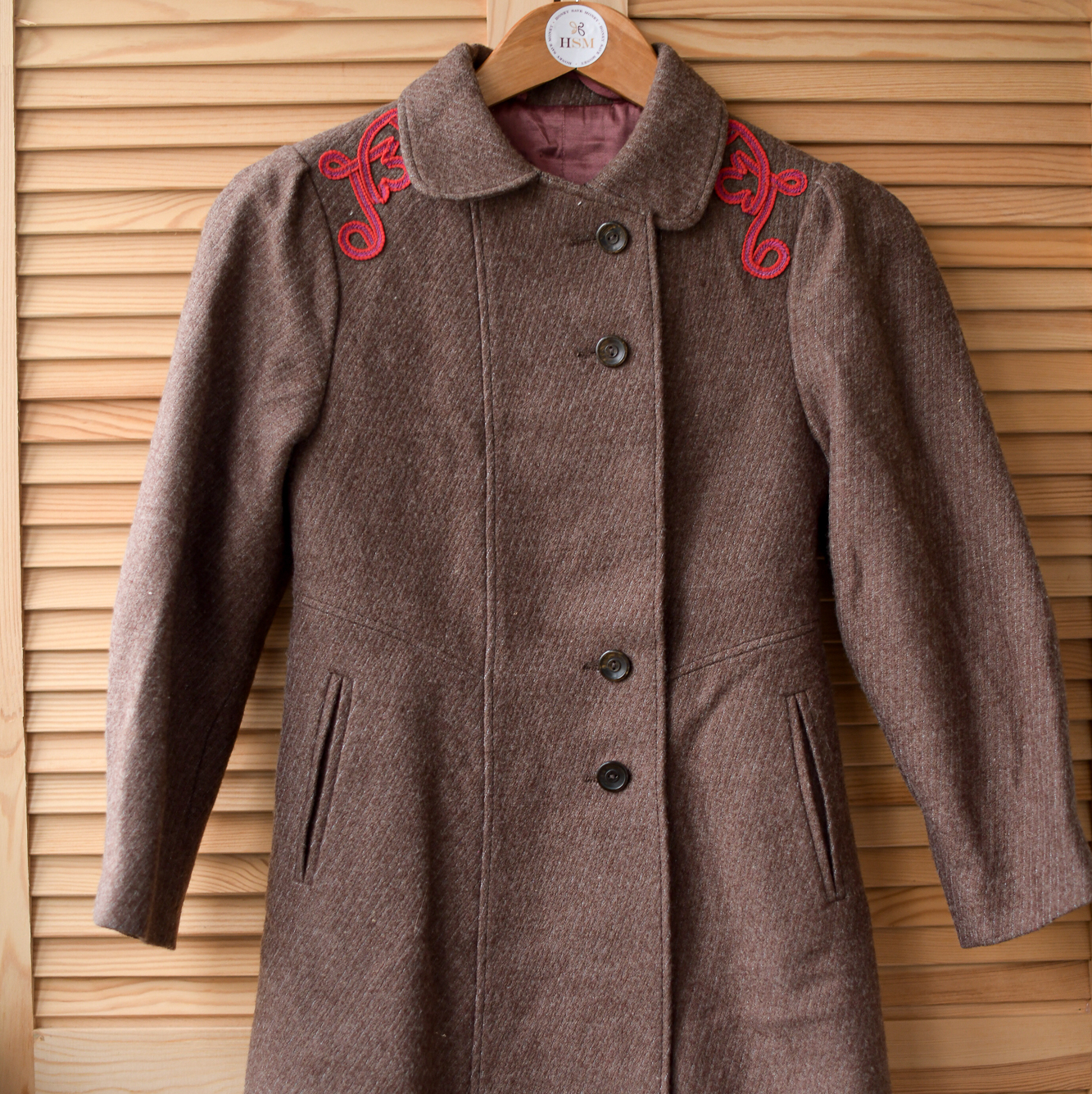 Пальто коричневое р. 140