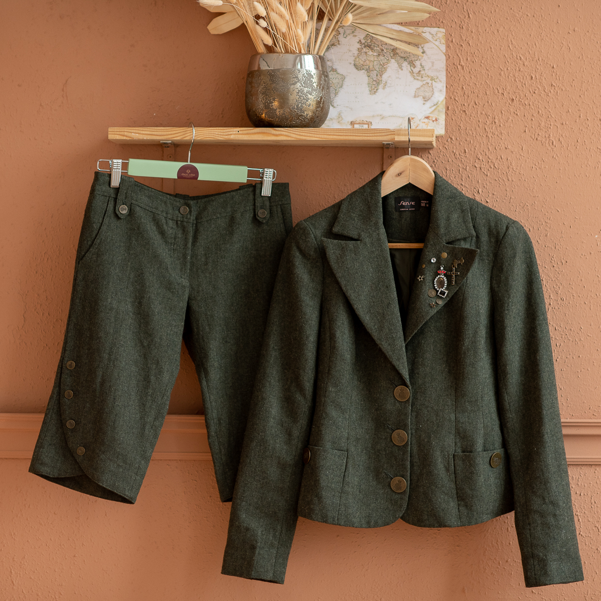 Костюм тёмно-зеленый