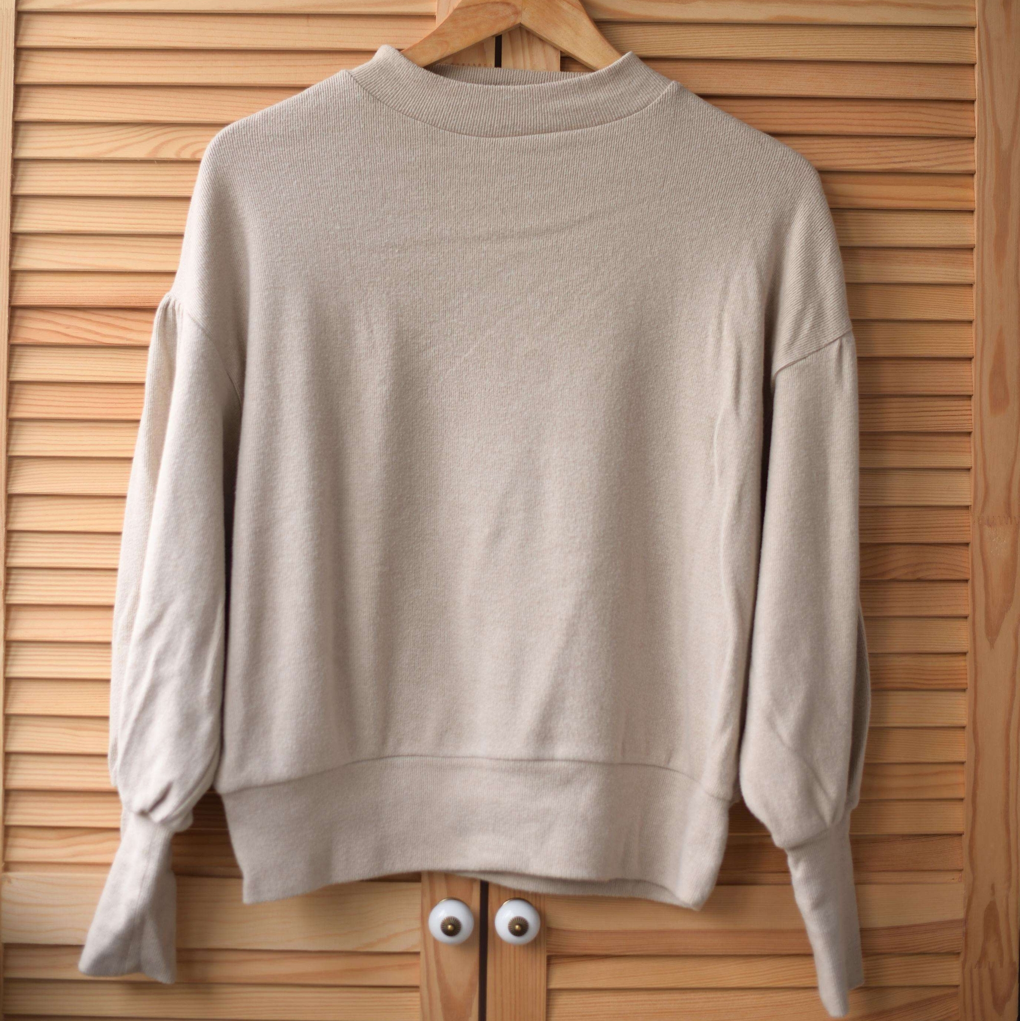 Свитер молочный р. S-M