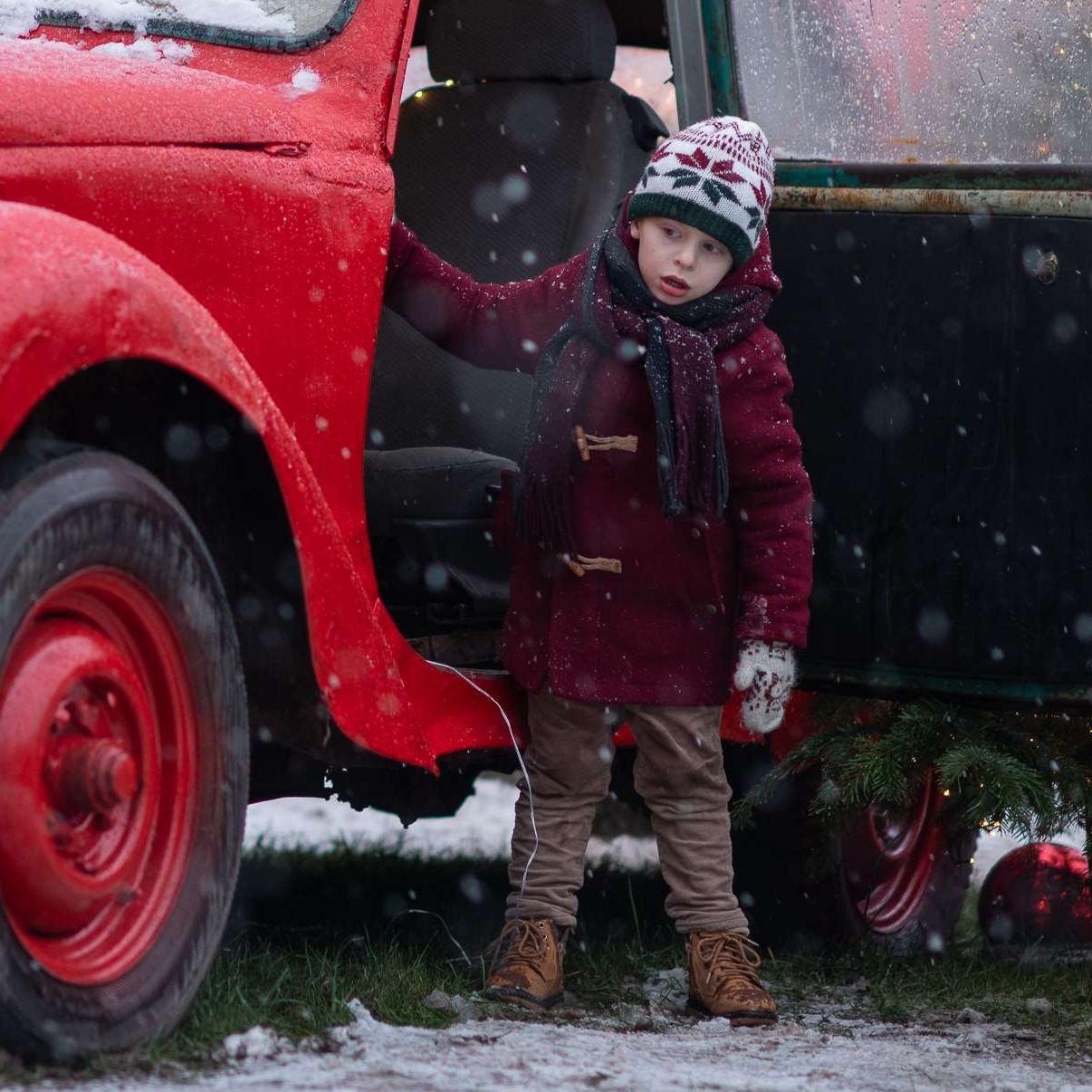 Пальто бордовое р. 110