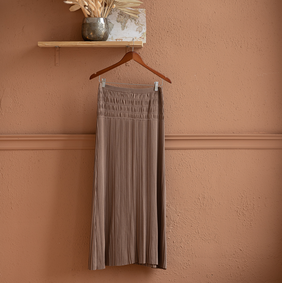 Юбка бежевая длинная