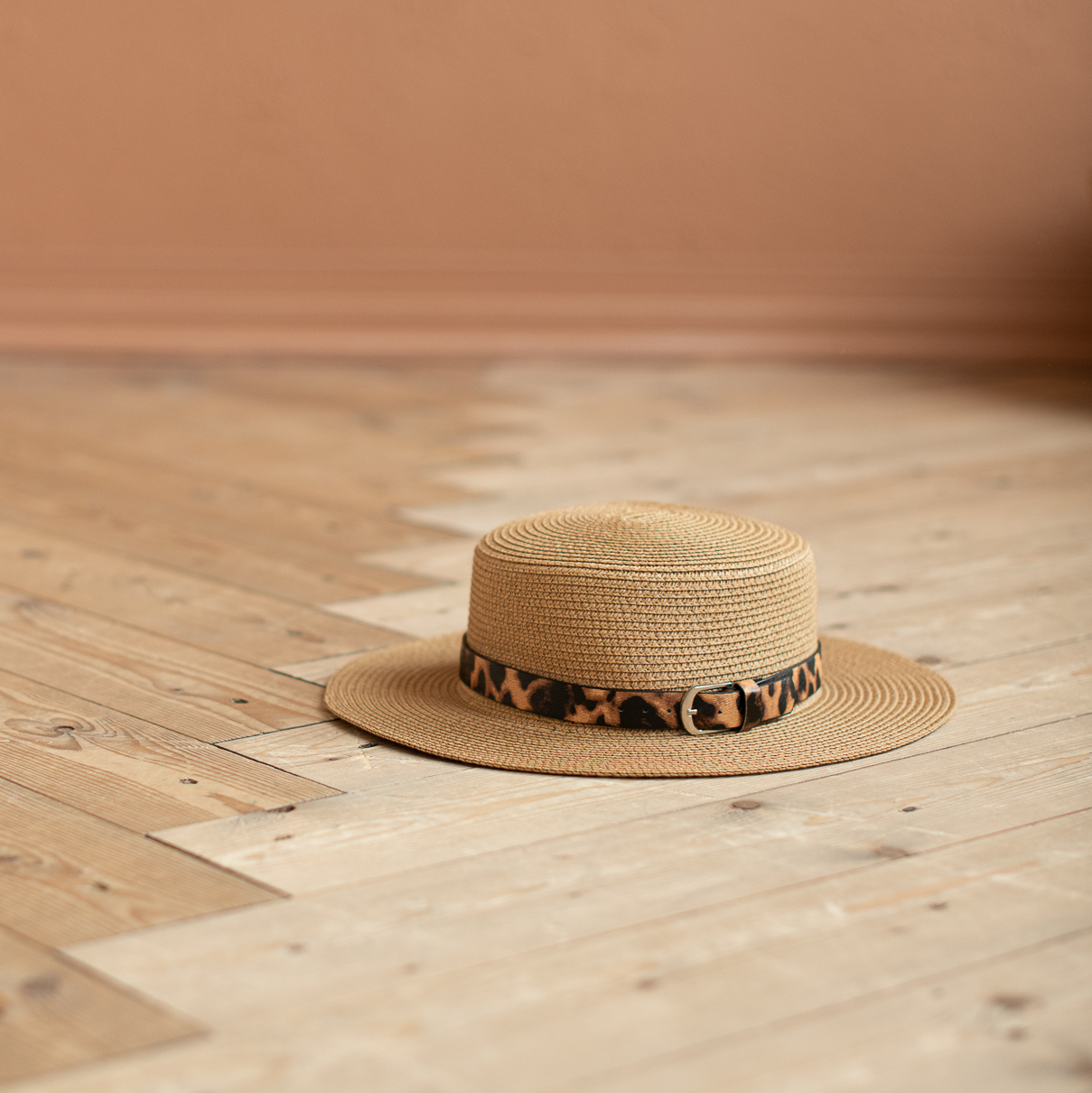 Шляпа соломенная