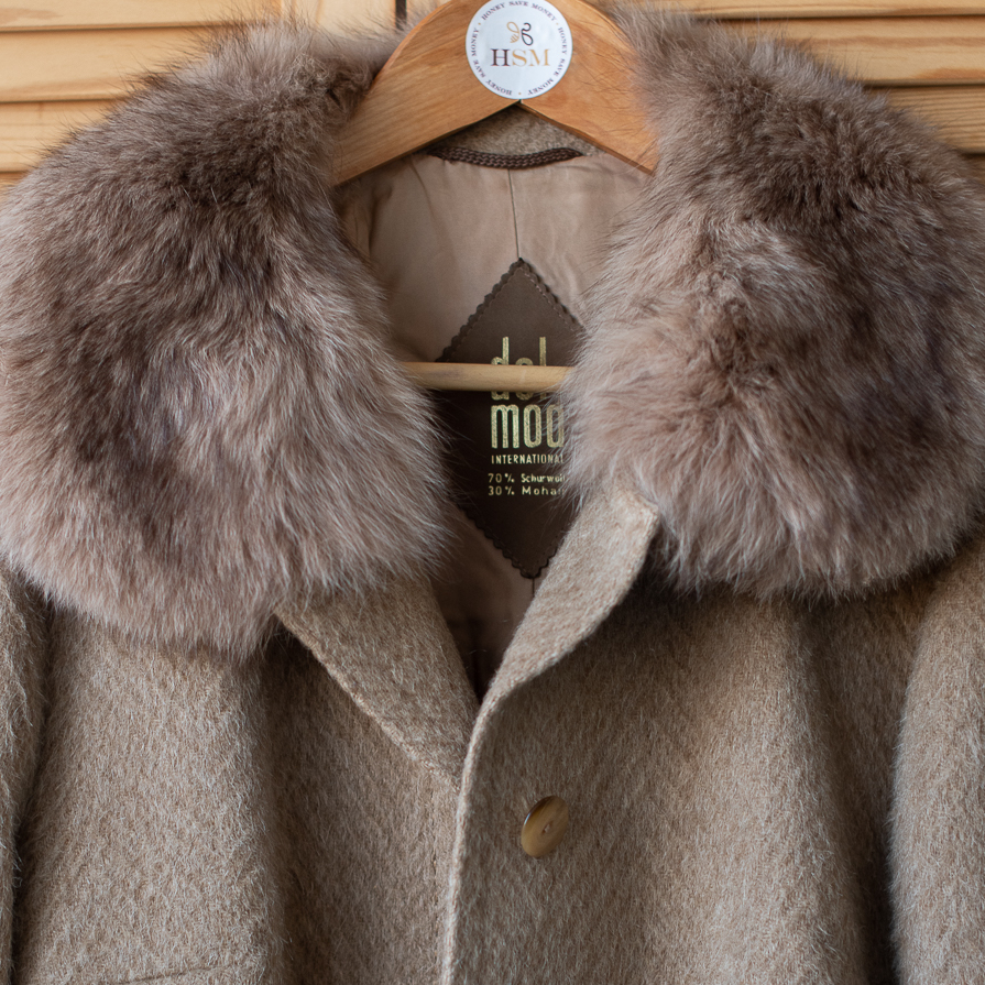 Пальто бежевое L