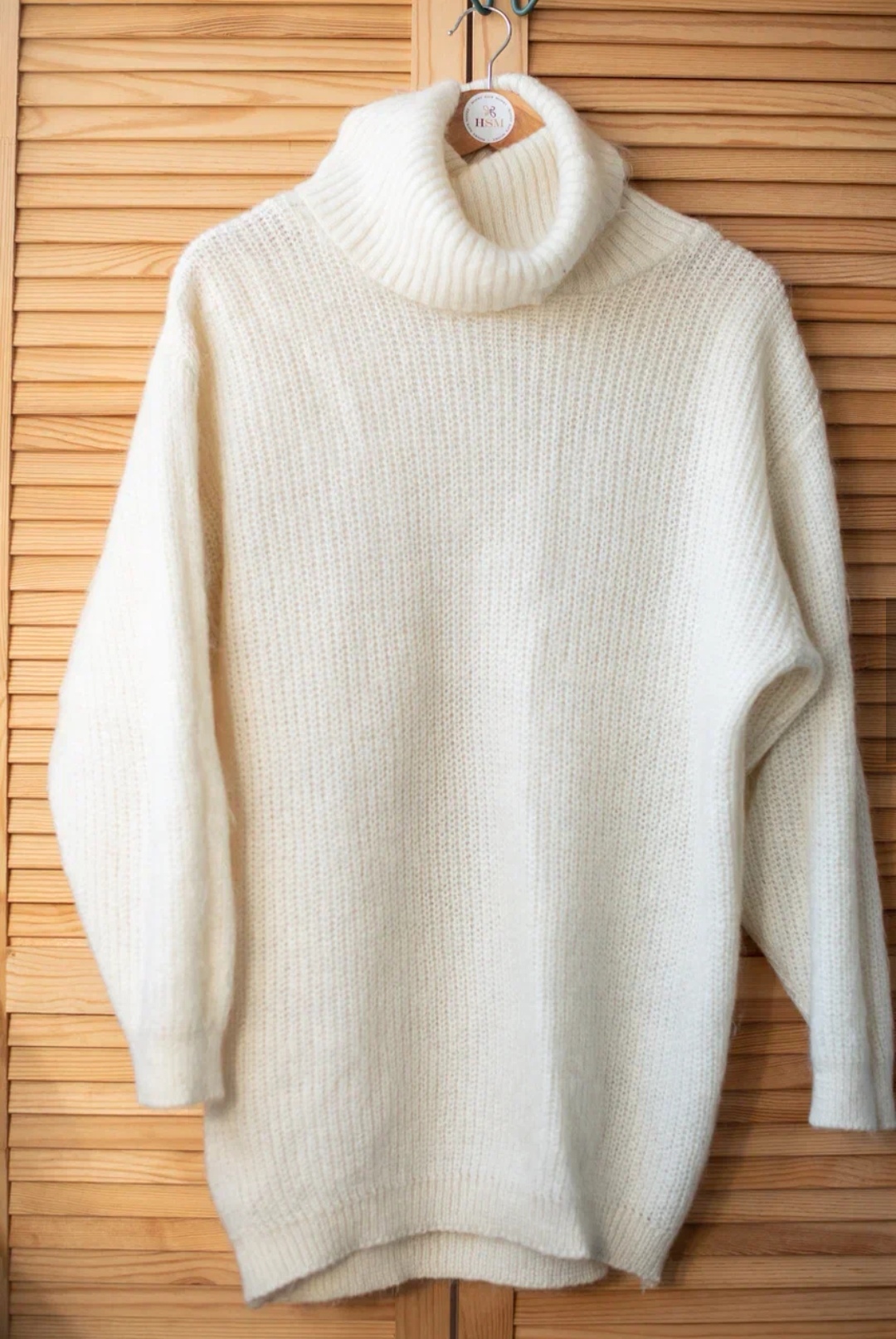 Свитер белый теплый M