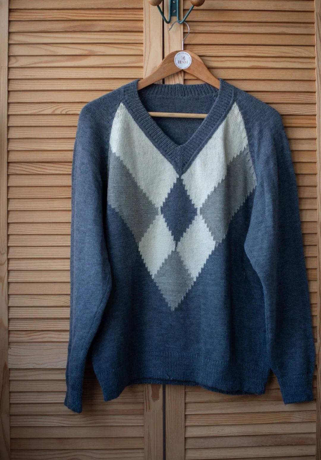 Свитер с ромбами L