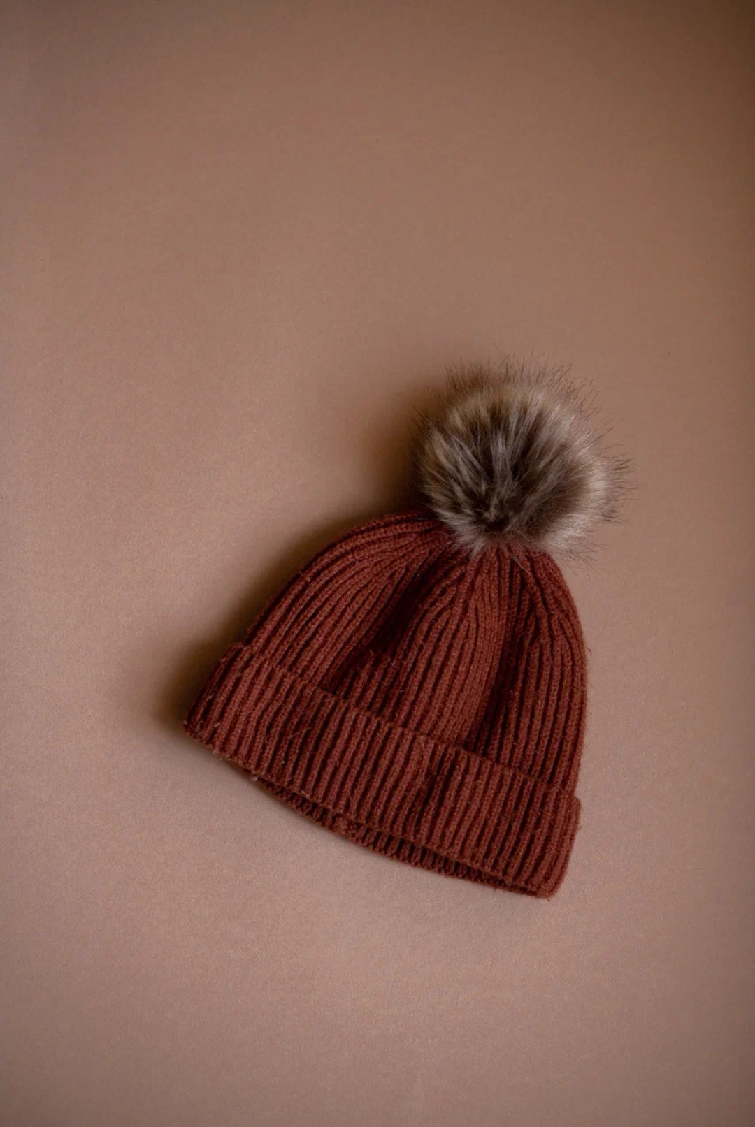 Шапка коричневая