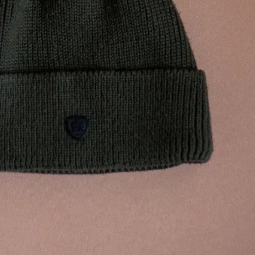 Шапка зеленая