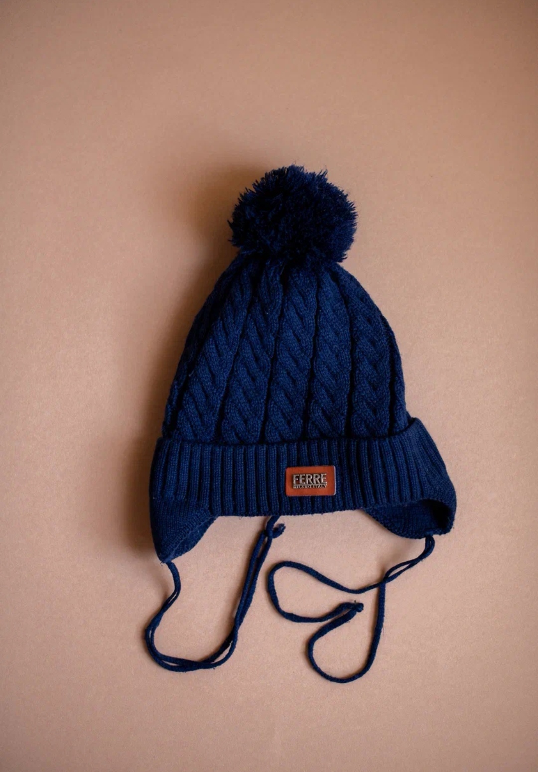 Шапка синяя с бубоном